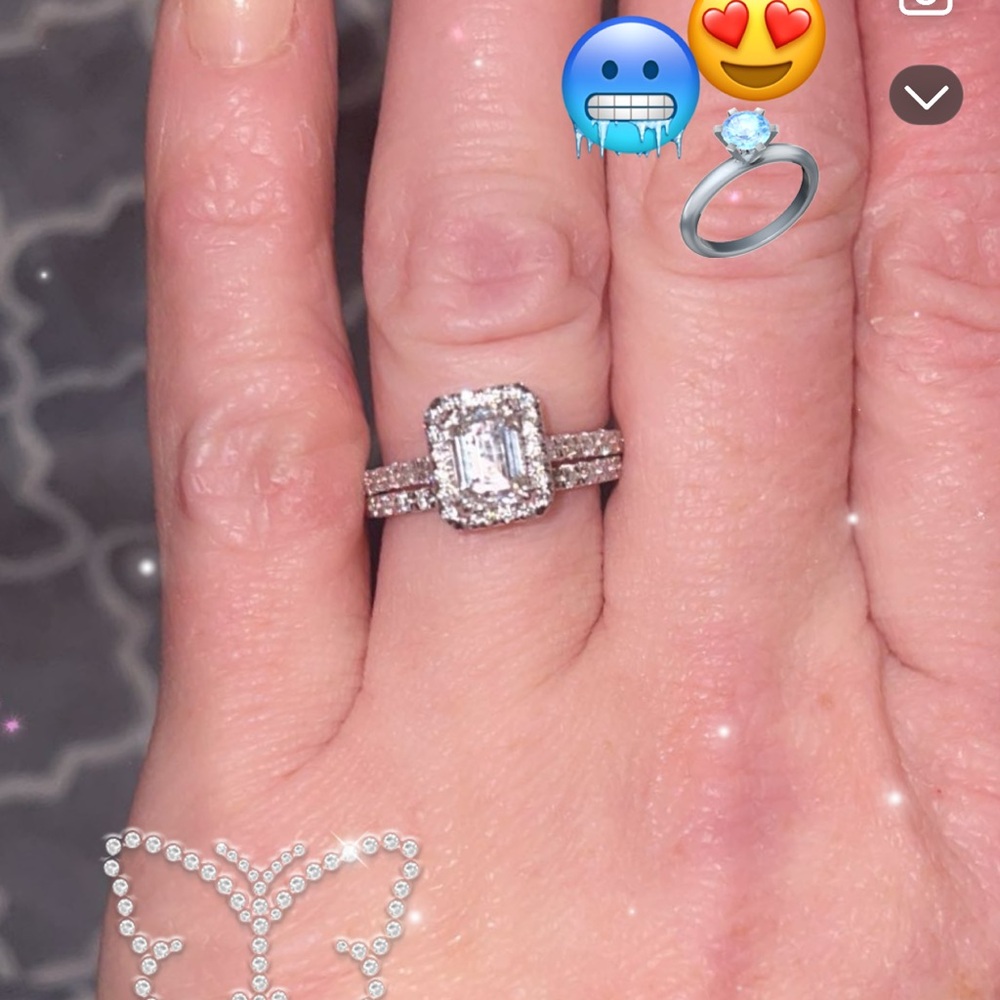 Elegant Silver Women's Ring